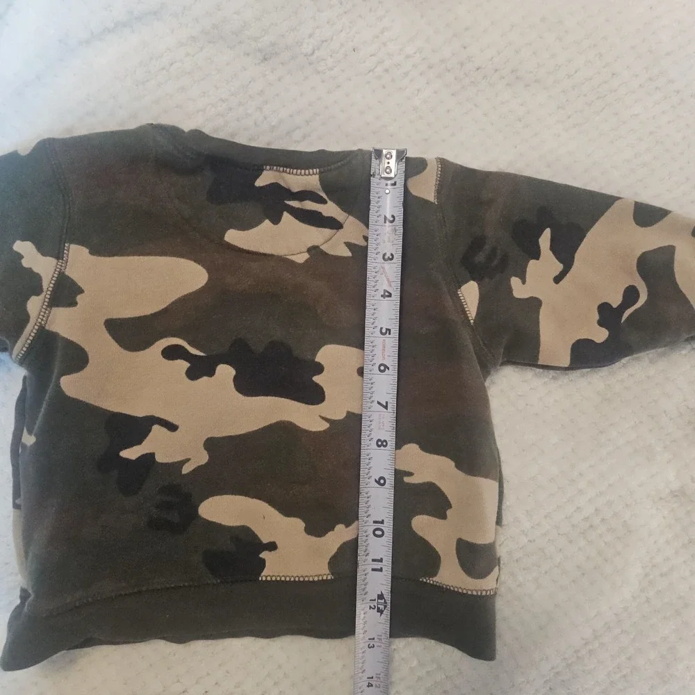 The Children's Place‎ Camouflage Crewneck (size: 18 mo.)